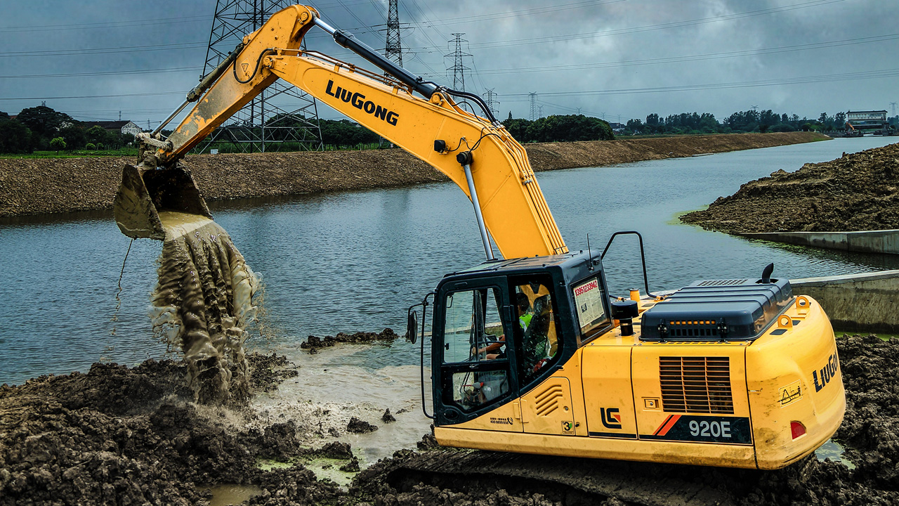 Temukan Kekuatan dan Keserbagunaan dari excavator Liugong 920E